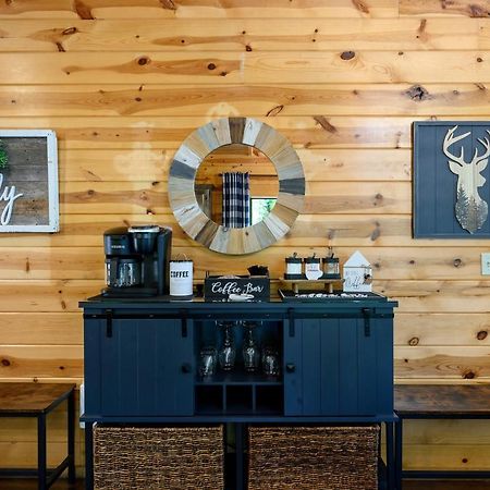 Hickory Bear - Cabin Surrounded By Pines, Sleeps 10, Hot Tub, Fire Pit, Arcade, Foosball Table & Deck Slide Broken Bow Buitenkant foto