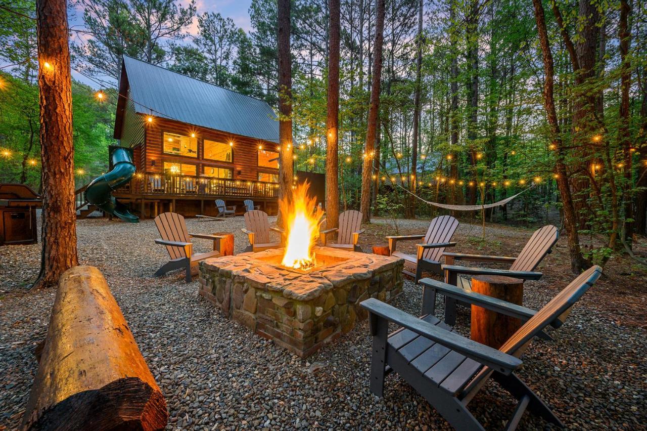 Hickory Bear - Cabin Surrounded By Pines, Sleeps 10, Hot Tub, Fire Pit, Arcade, Foosball Table & Deck Slide Broken Bow Buitenkant foto