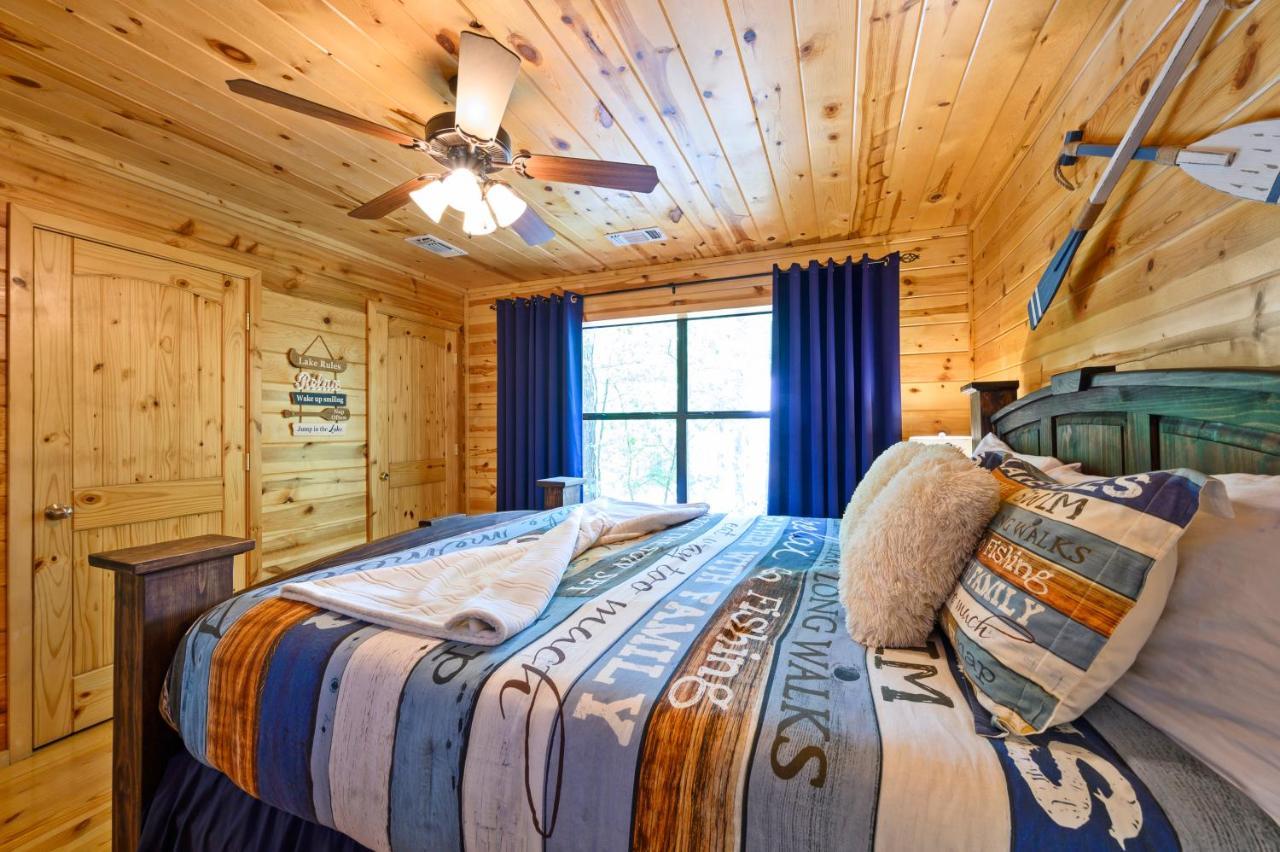 Hickory Bear - Cabin Surrounded By Pines, Sleeps 10, Hot Tub, Fire Pit, Arcade, Foosball Table & Deck Slide Broken Bow Buitenkant foto
