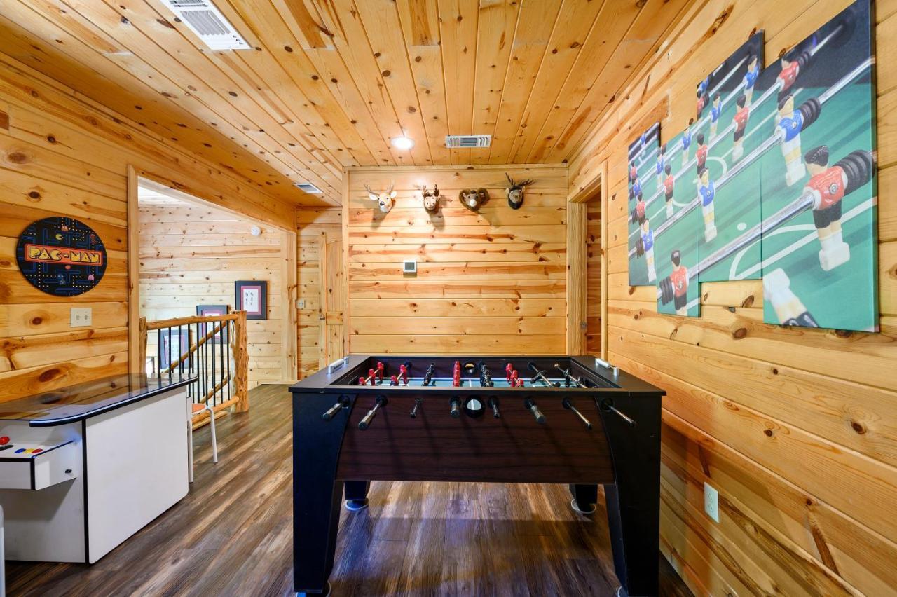 Hickory Bear - Cabin Surrounded By Pines, Sleeps 10, Hot Tub, Fire Pit, Arcade, Foosball Table & Deck Slide Broken Bow Buitenkant foto