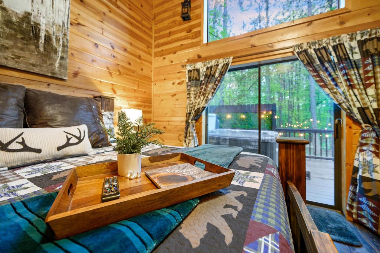 Hickory Bear - Cabin Surrounded By Pines, Sleeps 10, Hot Tub, Fire Pit, Arcade, Foosball Table & Deck Slide Broken Bow Buitenkant foto