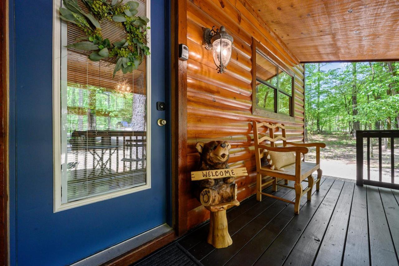 Hickory Bear - Cabin Surrounded By Pines, Sleeps 10, Hot Tub, Fire Pit, Arcade, Foosball Table & Deck Slide Broken Bow Buitenkant foto