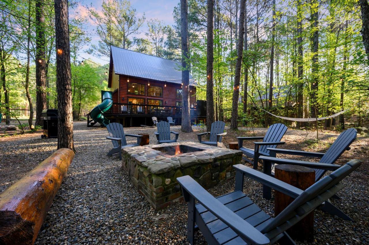 Hickory Bear - Cabin Surrounded By Pines, Sleeps 10, Hot Tub, Fire Pit, Arcade, Foosball Table & Deck Slide Broken Bow Buitenkant foto