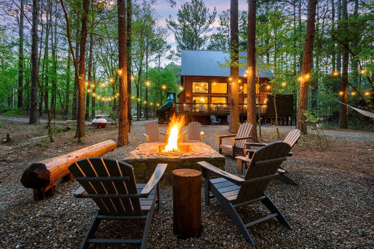 Hickory Bear - Cabin Surrounded By Pines, Sleeps 10, Hot Tub, Fire Pit, Arcade, Foosball Table & Deck Slide Broken Bow Buitenkant foto