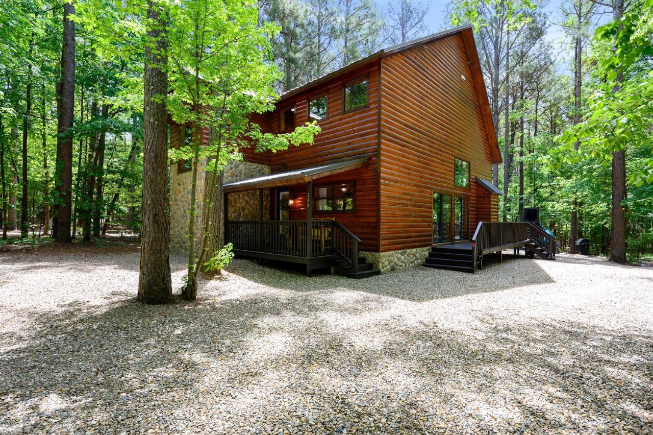 Hickory Bear - Cabin Surrounded By Pines, Sleeps 10, Hot Tub, Fire Pit, Arcade, Foosball Table & Deck Slide Broken Bow Buitenkant foto