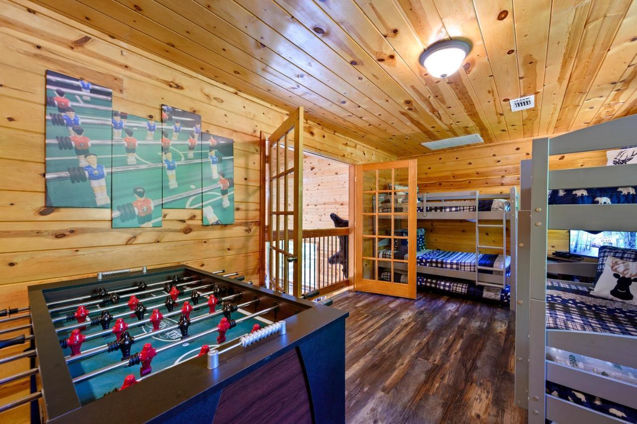 Hickory Bear - Cabin Surrounded By Pines, Sleeps 10, Hot Tub, Fire Pit, Arcade, Foosball Table & Deck Slide Broken Bow Buitenkant foto
