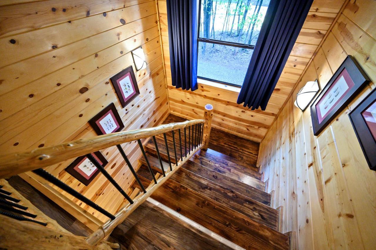 Hickory Bear - Cabin Surrounded By Pines, Sleeps 10, Hot Tub, Fire Pit, Arcade, Foosball Table & Deck Slide Broken Bow Buitenkant foto