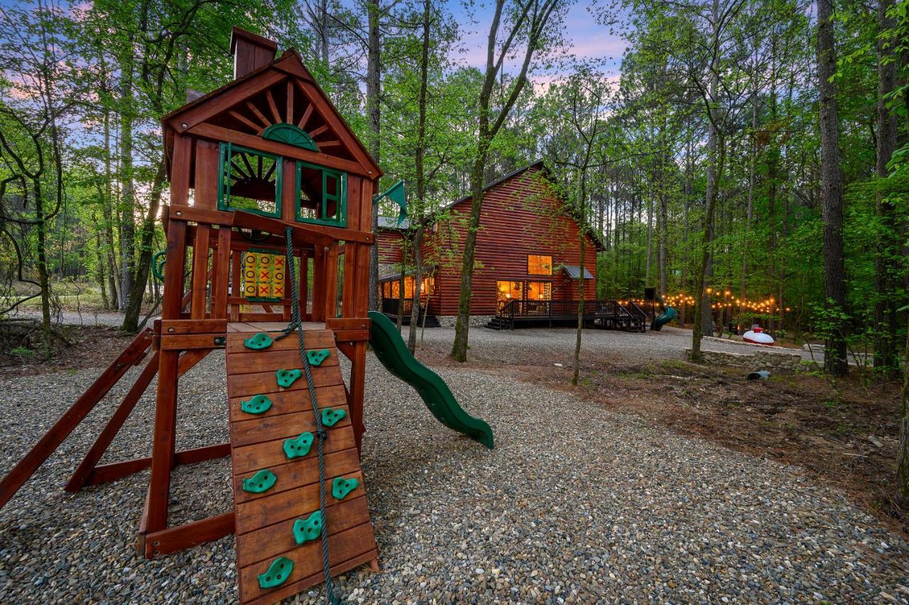 Hickory Bear - Cabin Surrounded By Pines, Sleeps 10, Hot Tub, Fire Pit, Arcade, Foosball Table & Deck Slide Broken Bow Buitenkant foto