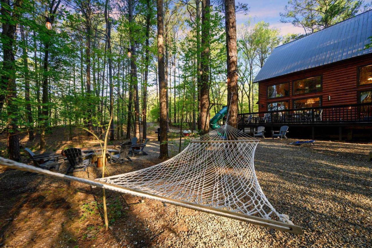 Hickory Bear - Cabin Surrounded By Pines, Sleeps 10, Hot Tub, Fire Pit, Arcade, Foosball Table & Deck Slide Broken Bow Buitenkant foto