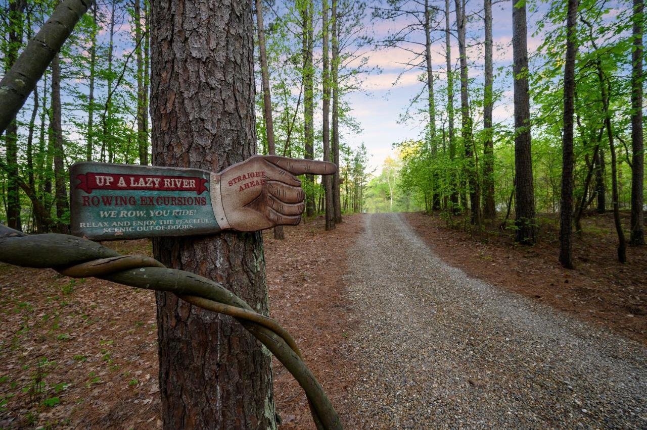 Hickory Bear - Cabin Surrounded By Pines, Sleeps 10, Hot Tub, Fire Pit, Arcade, Foosball Table & Deck Slide Broken Bow Buitenkant foto