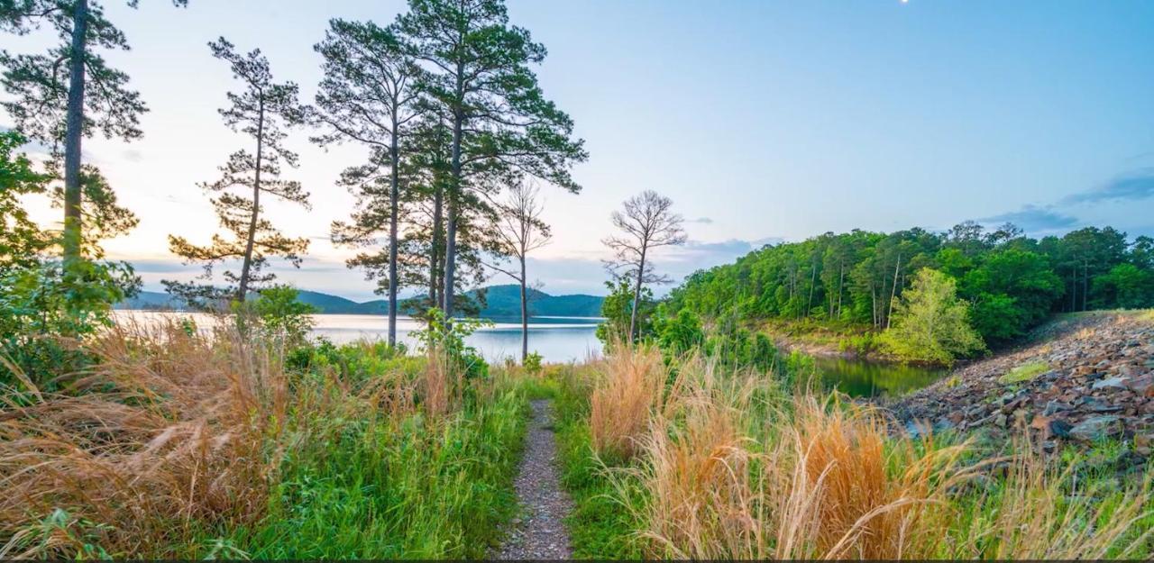 Hickory Bear - Cabin Surrounded By Pines, Sleeps 10, Hot Tub, Fire Pit, Arcade, Foosball Table & Deck Slide Broken Bow Buitenkant foto
